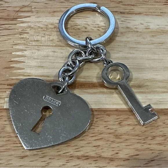 Coach Vintage Y2K Silver tone Heart Keyhole Keychain - Picture 5 of 11